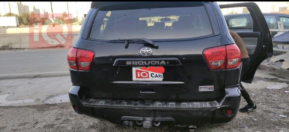 تويوتا سيكويا